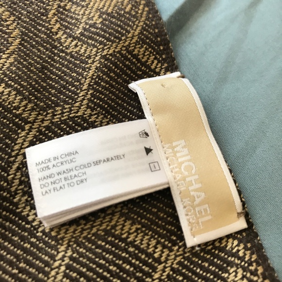 Michael Kors spring/fall scarf - Picture 4 of 4